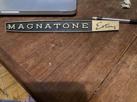 Magnatone badge redone.jpg